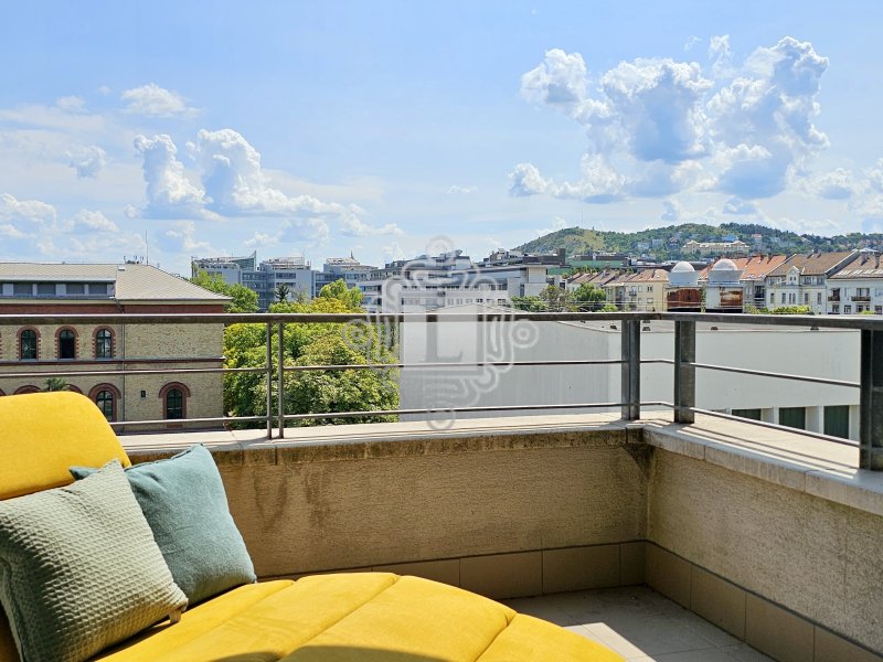 Németvölgyben panorámás exkluzív lakás