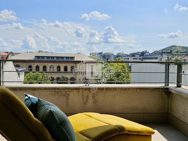 Németvölgyben panorámás exkluzív lakás