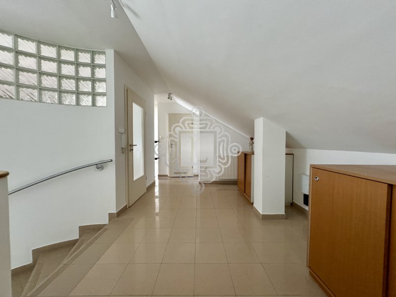 Németvölgyben panorámás exkluzív lakás