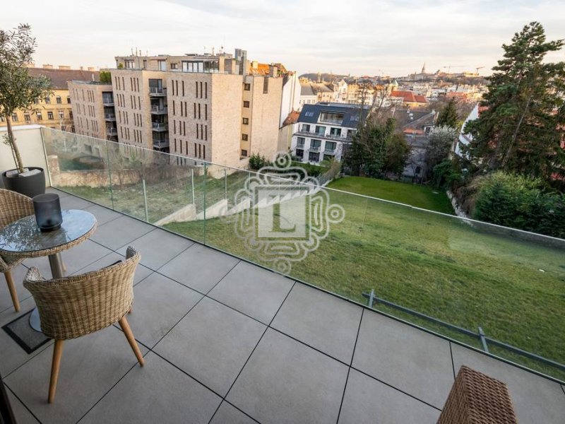 Panorámás luxuslakás