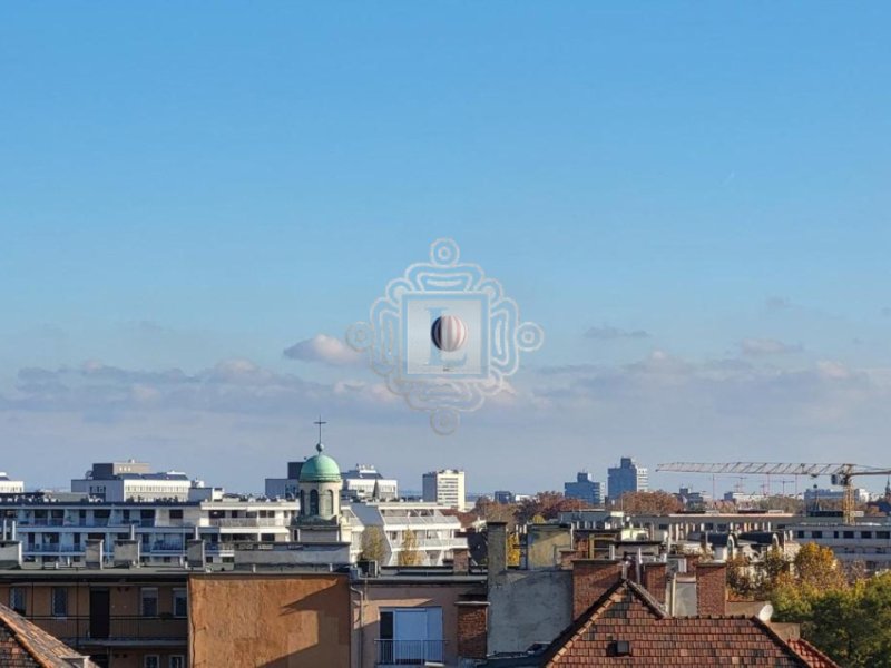 PENTHOUSE JELLEGŰ PANORÁMÁS LAKÁS A RÓMAI -KERTBEN