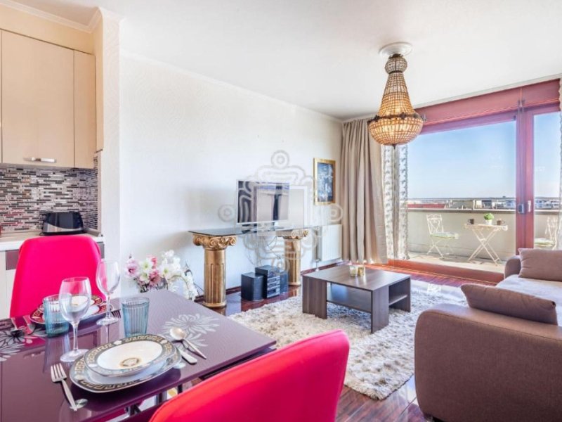 PENTHOUSE JELLEGŰ PANORÁMÁS LAKÁS A RÓMAI -KERTBEN