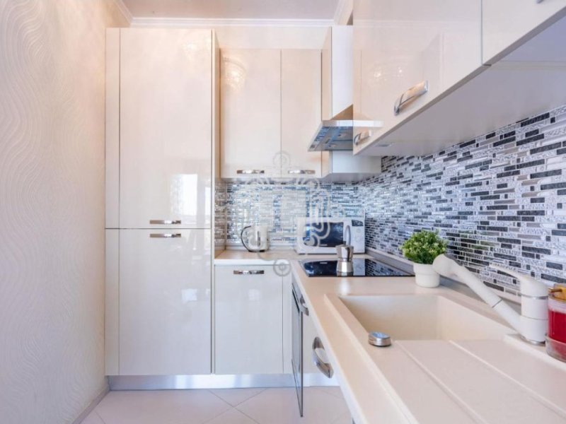 PENTHOUSE JELLEGŰ PANORÁMÁS LAKÁS A RÓMAI -KERTBEN