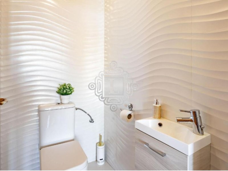 PENTHOUSE JELLEGŰ PANORÁMÁS LAKÁS A RÓMAI -KERTBEN