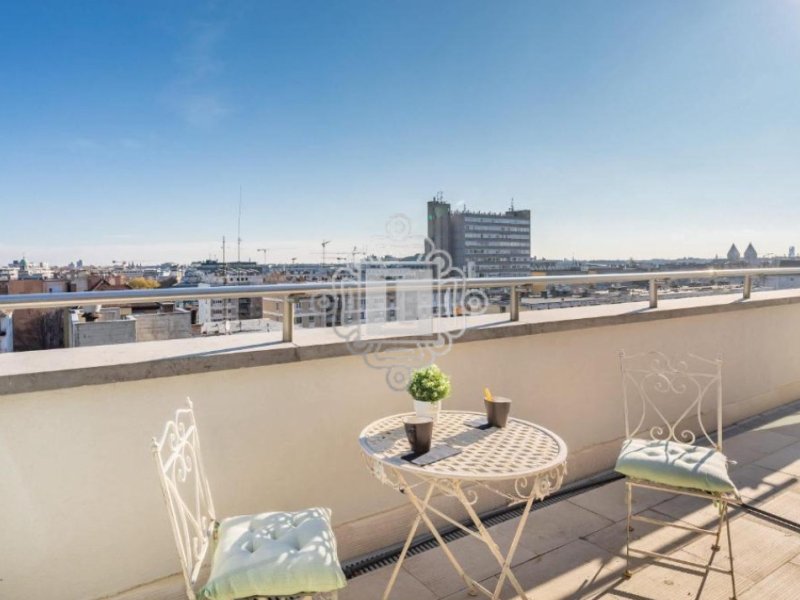 PENTHOUSE JELLEGŰ PANORÁMÁS LAKÁS A RÓMAI -KERTBEN