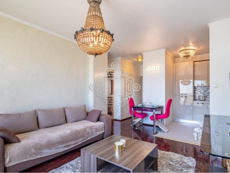 PENTHOUSE JELLEGŰ PANORÁMÁS LAKÁS A RÓMAI -KERTBEN