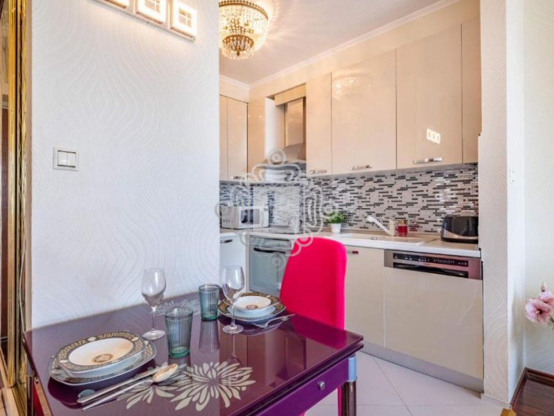 PENTHOUSE JELLEGŰ PANORÁMÁS LAKÁS A RÓMAI -KERTBEN