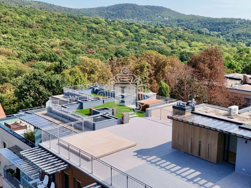 II.ker. Panorámás Penthouse extra 300m2-es Tetőterasz!